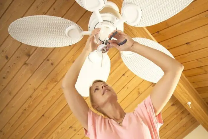 Why Is My Ceiling Fan Clicking and How to Fix it_Get Soundproofing